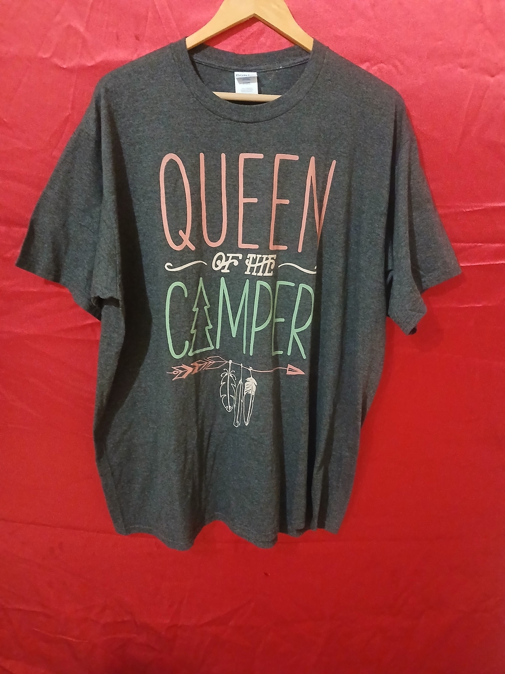 Kids 'Queen of the Camper' Short Sleeve Graphic Tee - Dark Gray with Pink & Mint